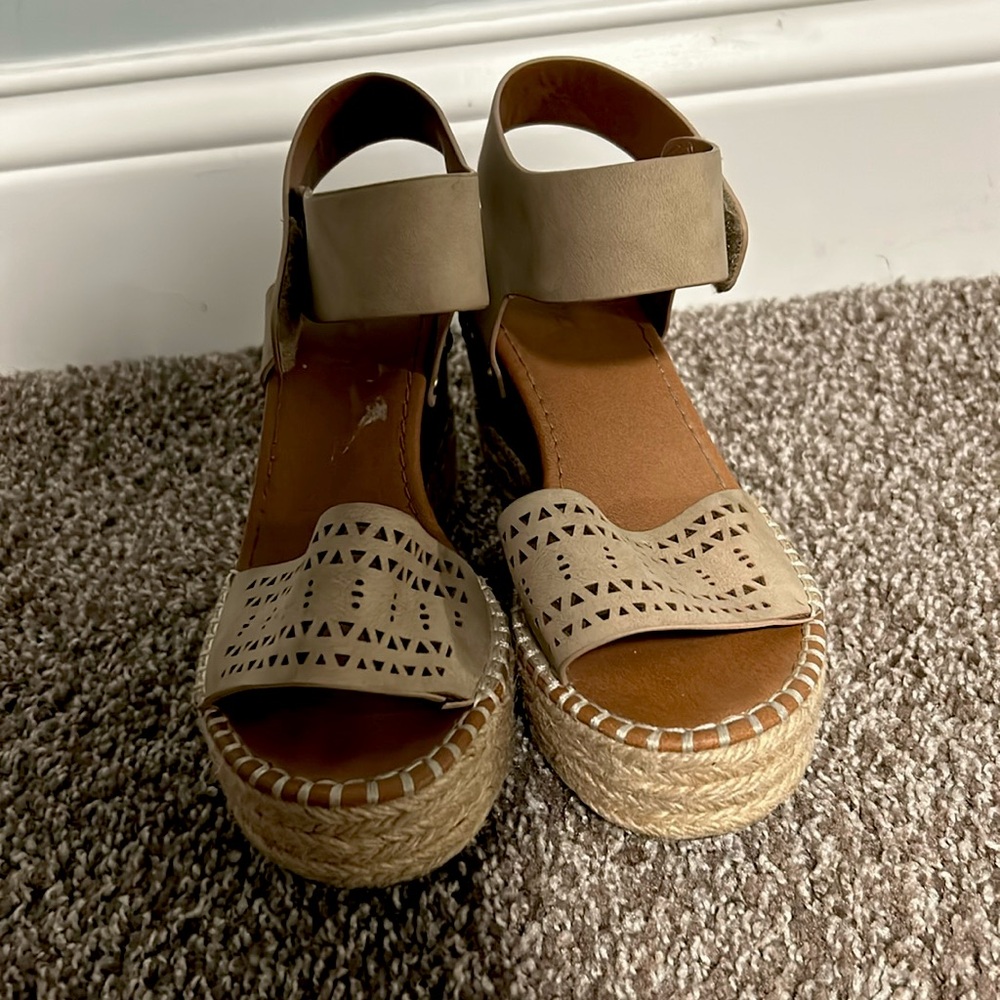 Tan Wedges